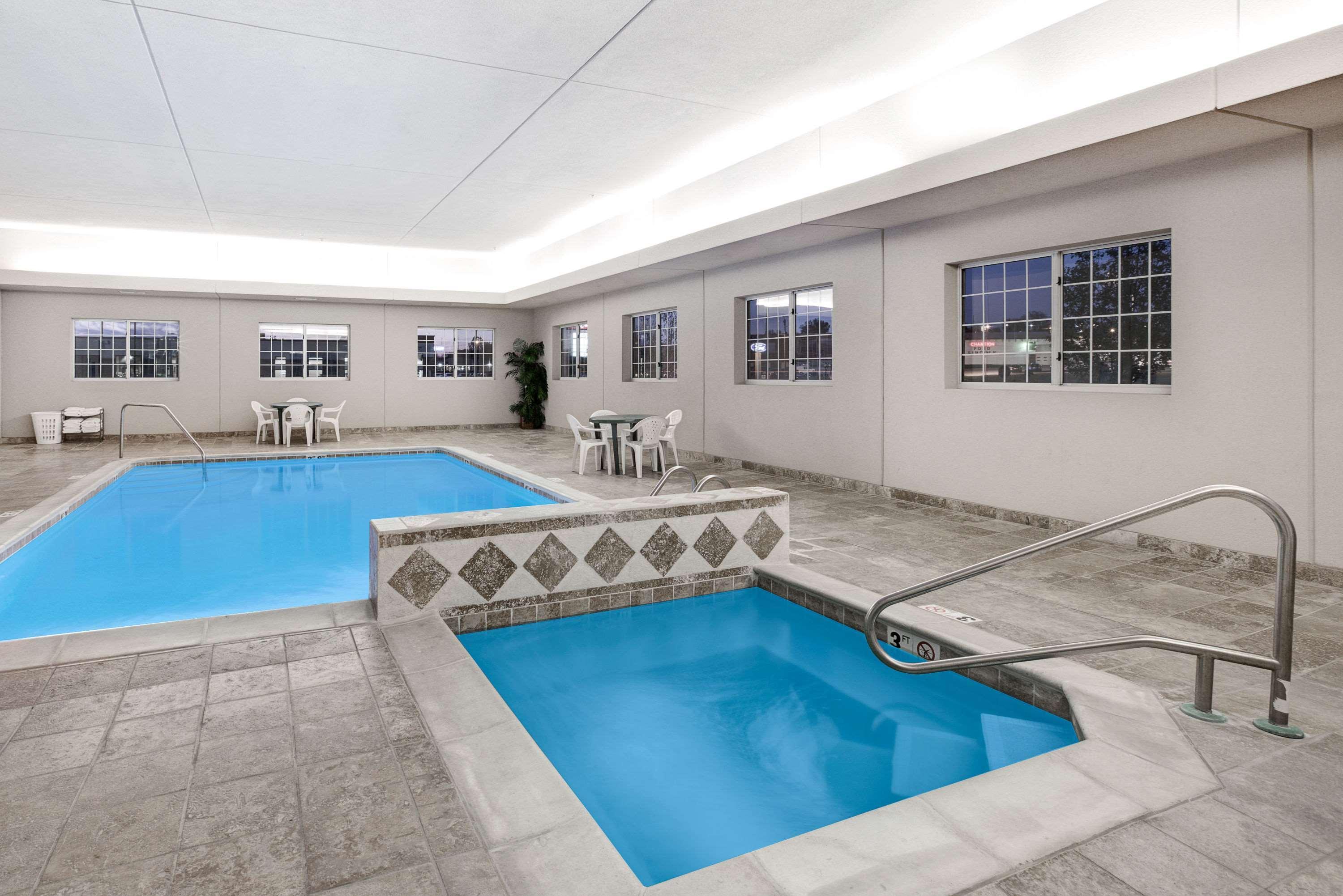 Days Inn By Wyndham Carroll Exteriér fotografie
